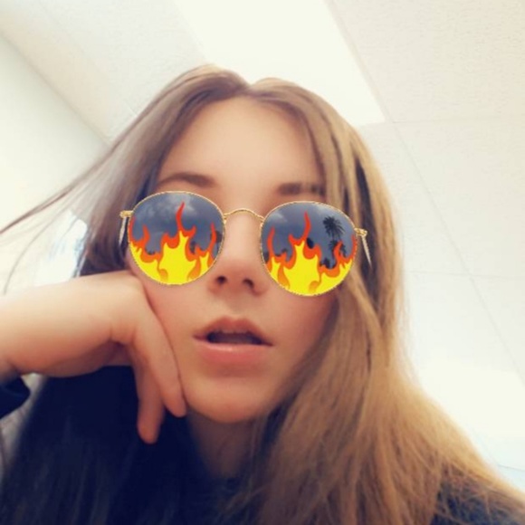 Meet your Posher, Ashley - Picture 1 of 1